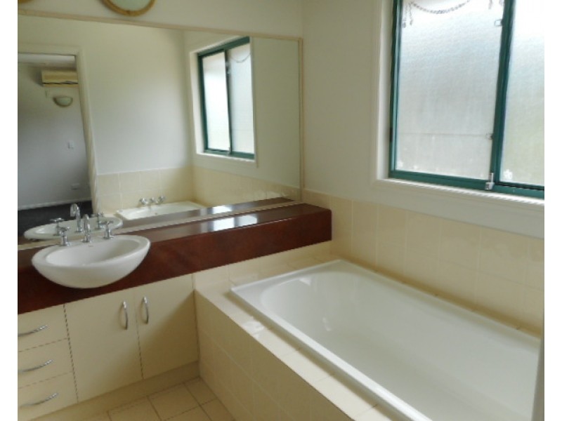 Hope Island QLD 4212