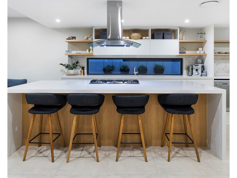 86 North Quay Cct, Hope Island QLD 4212
