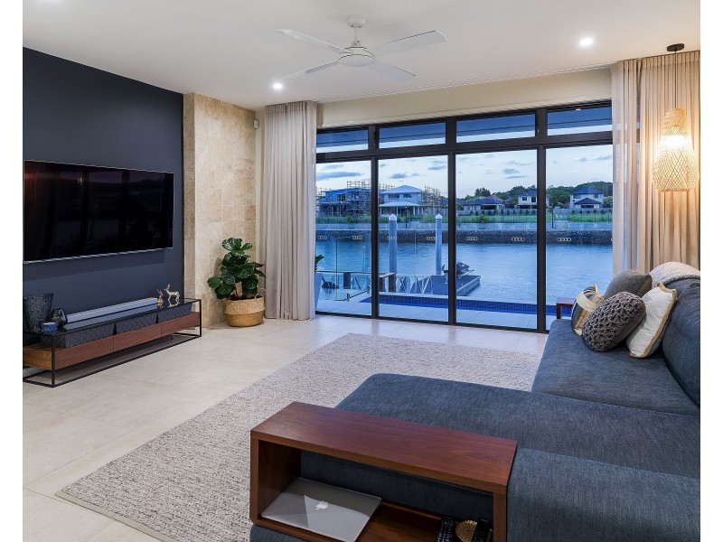 86 North Quay Cct, Hope Island QLD 4212
