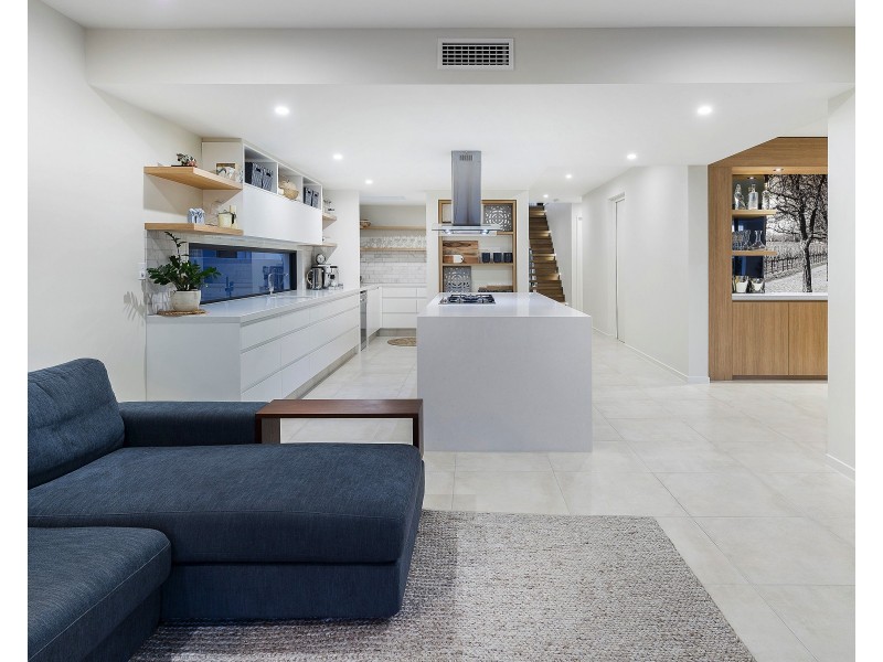 86 North Quay Cct, Hope Island QLD 4212