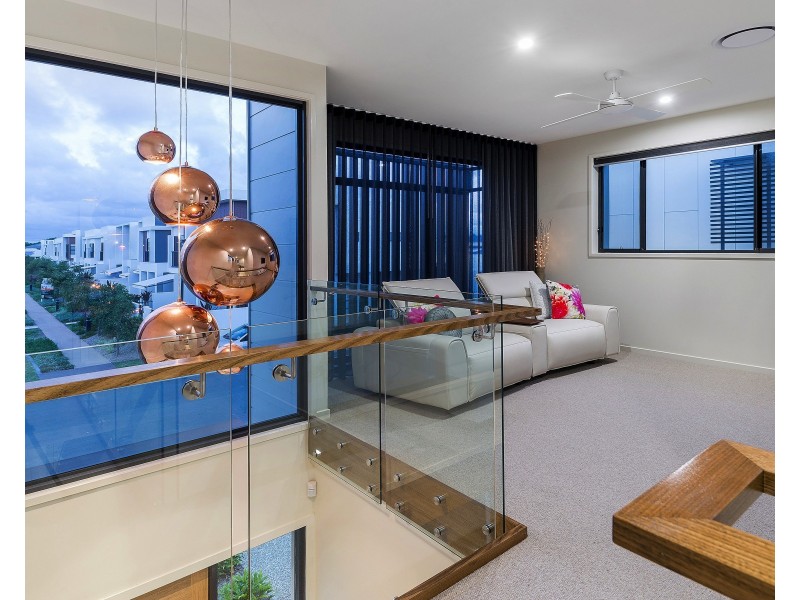 86 North Quay Cct, Hope Island QLD 4212