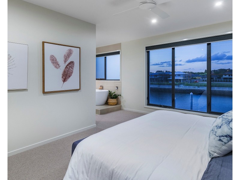86 North Quay Cct, Hope Island QLD 4212