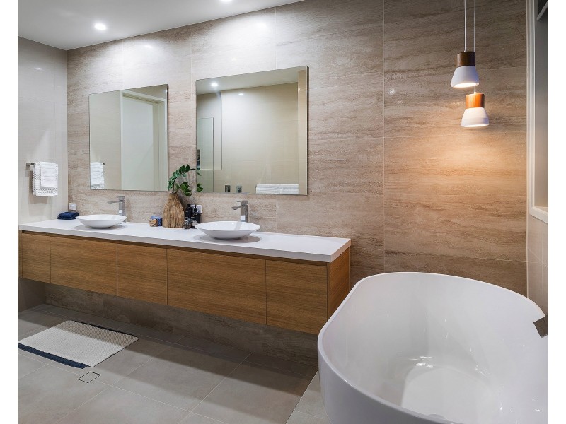 86 North Quay Cct, Hope Island QLD 4212