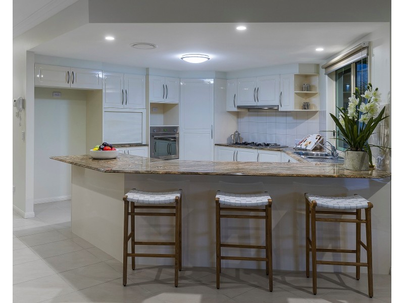 2503 Cressbrook Dr, Hope Island QLD 4212