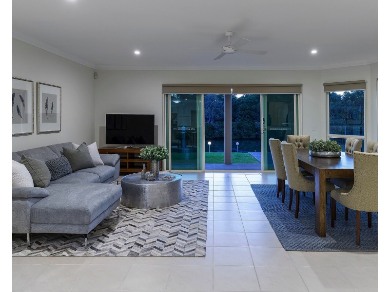 2503 Cressbrook Dr, Hope Island QLD 4212