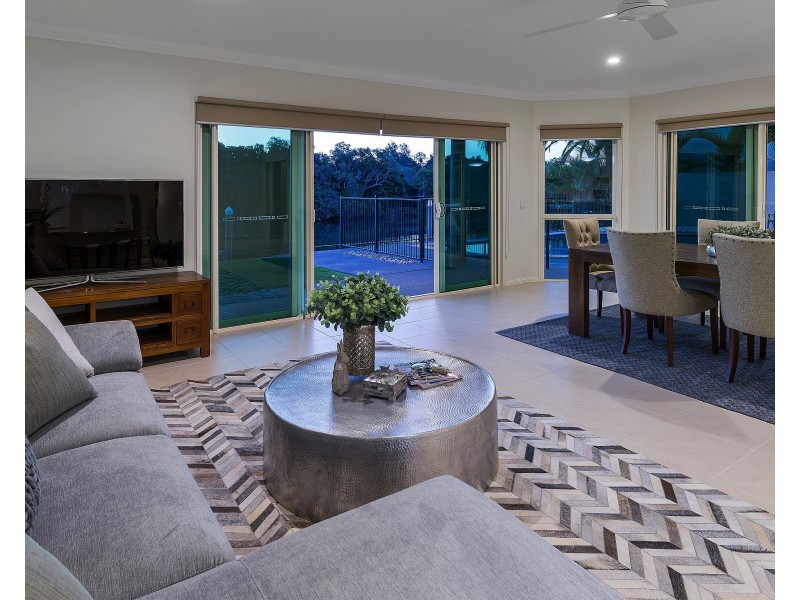 2503 Cressbrook Dr, Hope Island QLD 4212