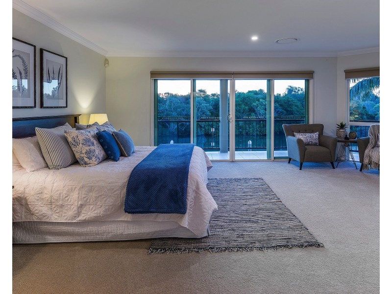 2503 Cressbrook Dr, Hope Island QLD 4212