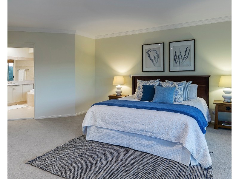 2503 Cressbrook Dr, Hope Island QLD 4212