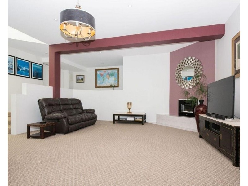 Hope Island QLD 4212