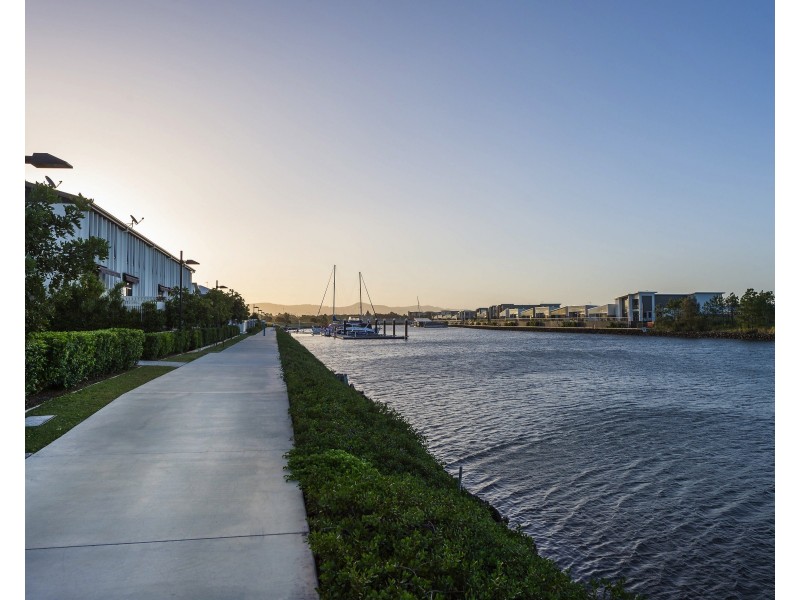 21/126 Marina Quays Bvd, Hope Island QLD 4212
