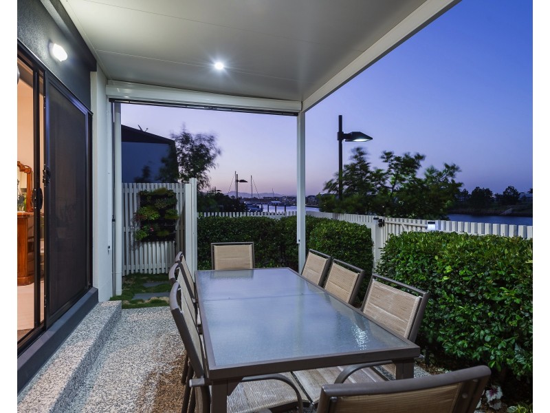 21/126 Marina Quays Bvd, Hope Island QLD 4212
