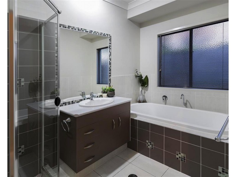16 Beau Geste Pl, Coomera Waters QLD 4209