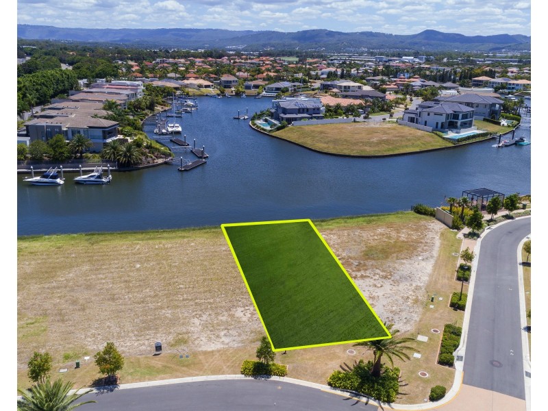 5007 Point Drive, Hope Island QLD 4212