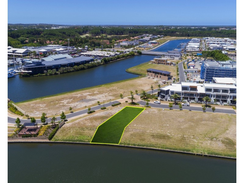 5007 Point Drive, Hope Island QLD 4212