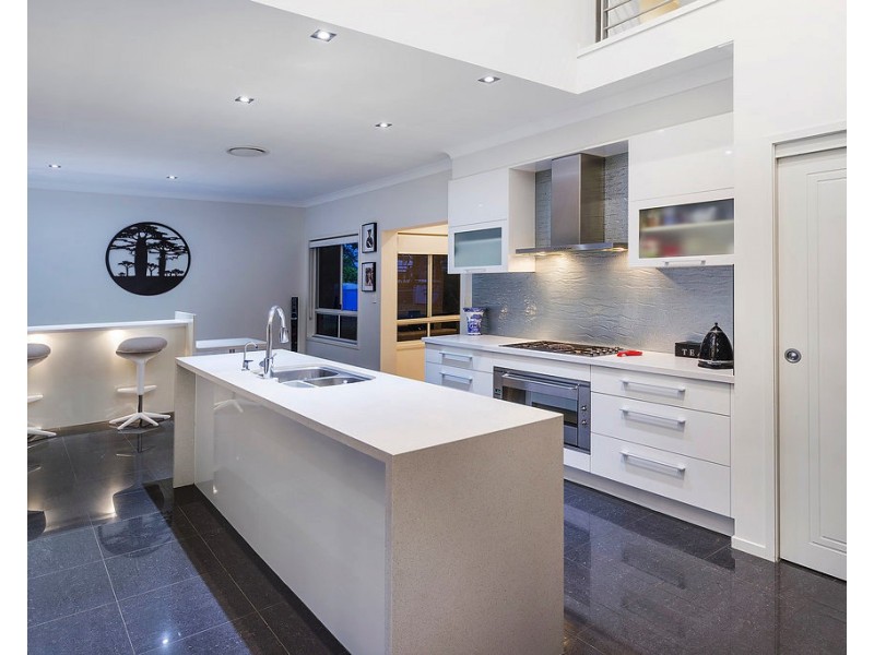 2843 Wylarah Way, Hope Island QLD 4212