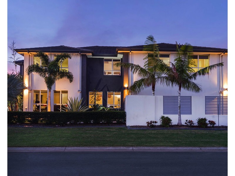 2843 Wylarah Way, Hope Island QLD 4212