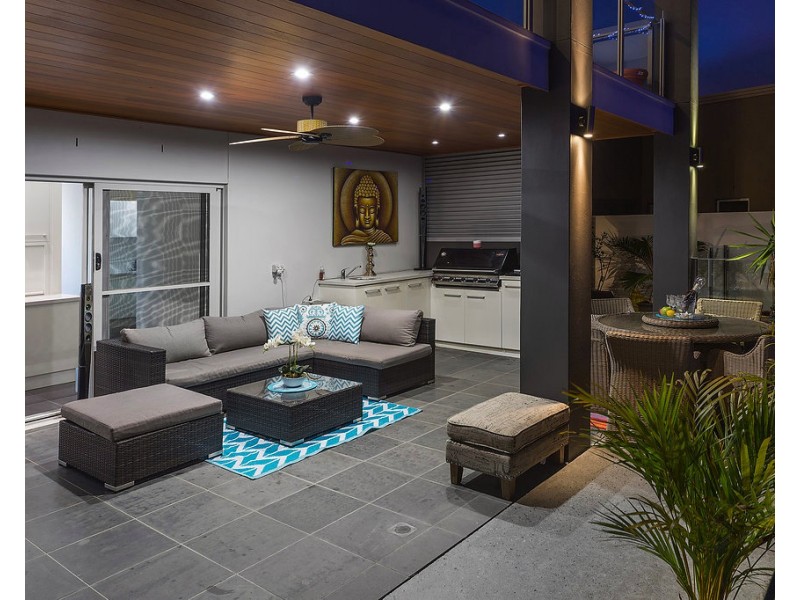 2843 Wylarah Way, Hope Island QLD 4212