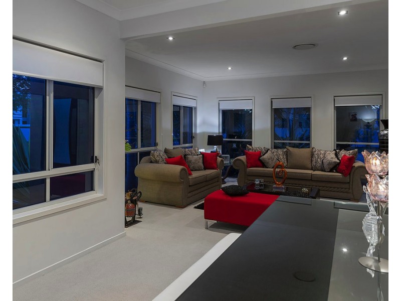 2843 Wylarah Way, Hope Island QLD 4212