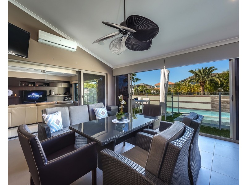 2561 Cressbrook Dr, Hope Island QLD 4212