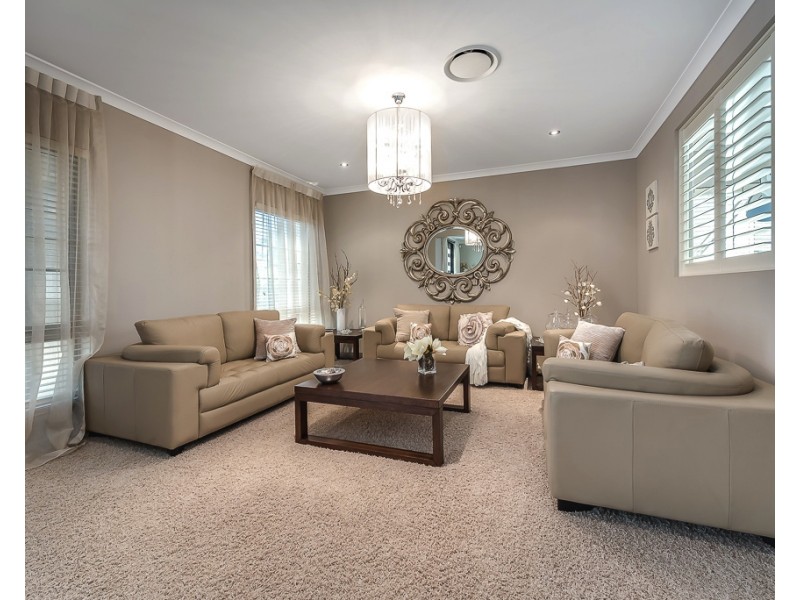 2561 Cressbrook Dr, Hope Island QLD 4212