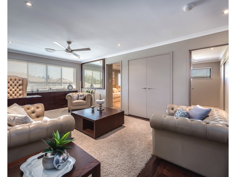 2561 Cressbrook Dr, Hope Island QLD 4212