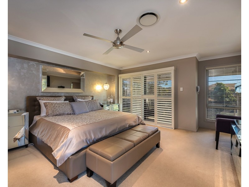 2561 Cressbrook Dr, Hope Island QLD 4212