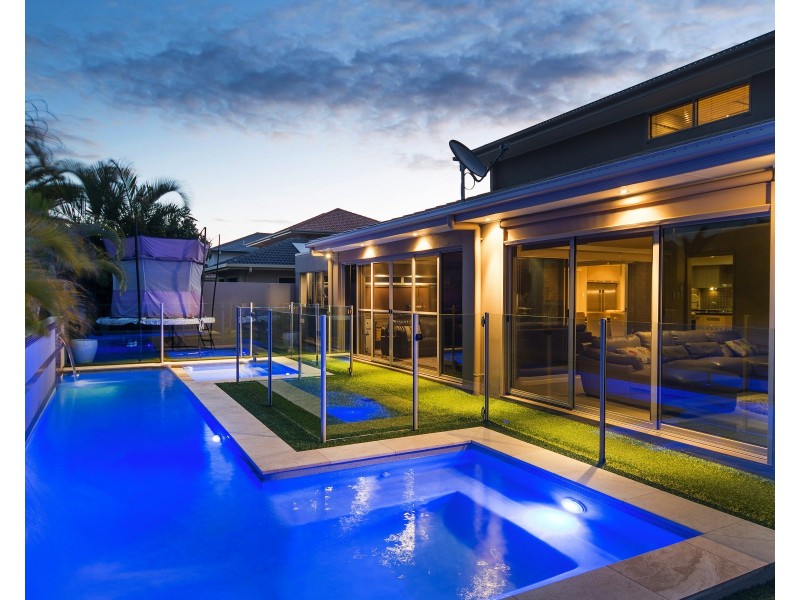 2561 Cressbrook Dr, Hope Island QLD 4212