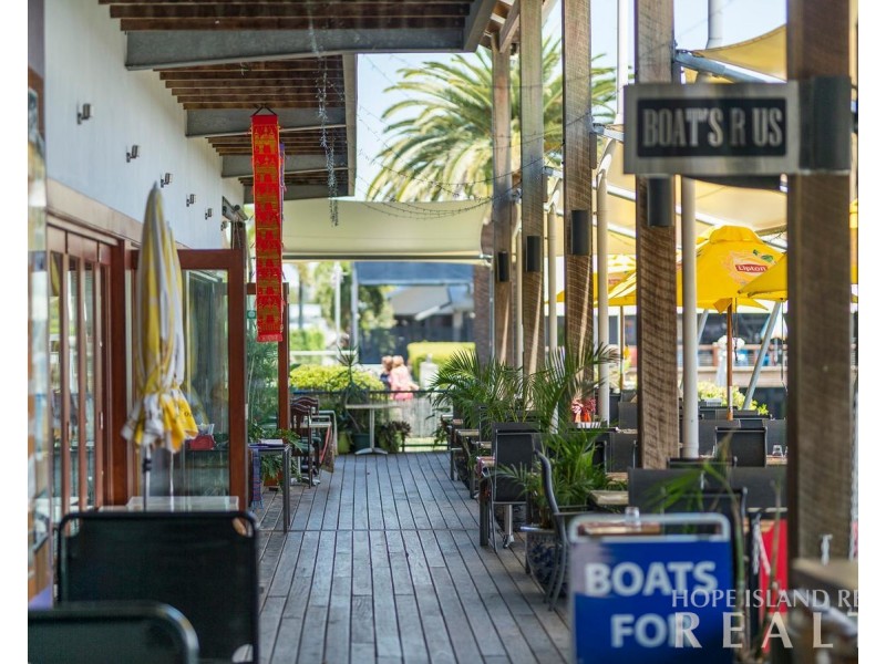 2561 Cressbrook Dr, Hope Island QLD 4212