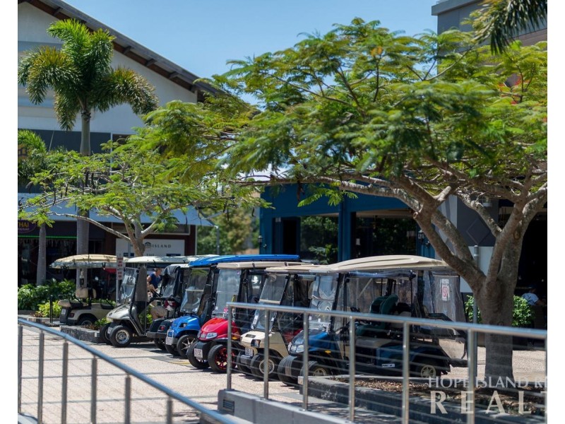 2561 Cressbrook Dr, Hope Island QLD 4212