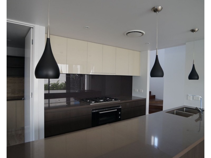 Hope Island QLD 4212