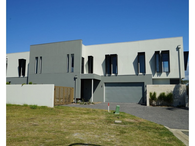 Hope Island QLD 4212