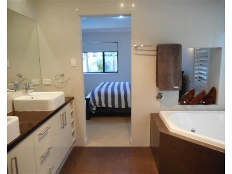 Hope Island QLD 4212