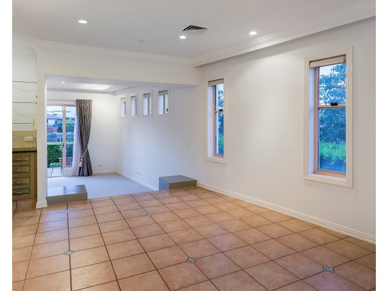 13/14 Pendraat Pde, Hope Island QLD 4212