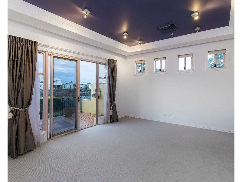 13/14 Pendraat Pde, Hope Island QLD 4212