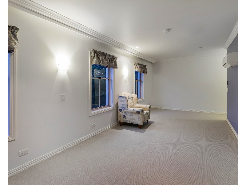 13/14 Pendraat Pde, Hope Island QLD 4212