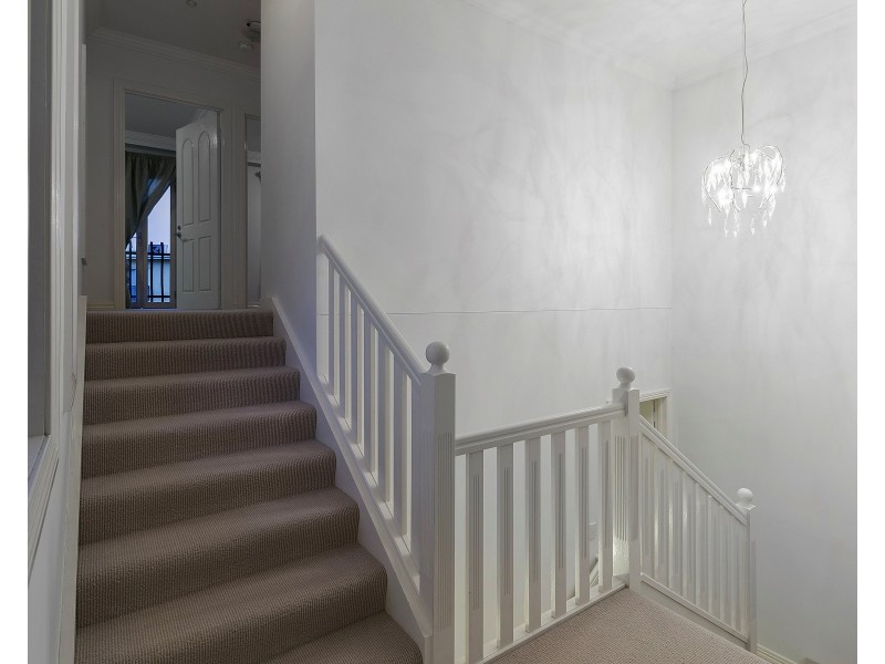 13/14 Pendraat Pde, Hope Island QLD 4212