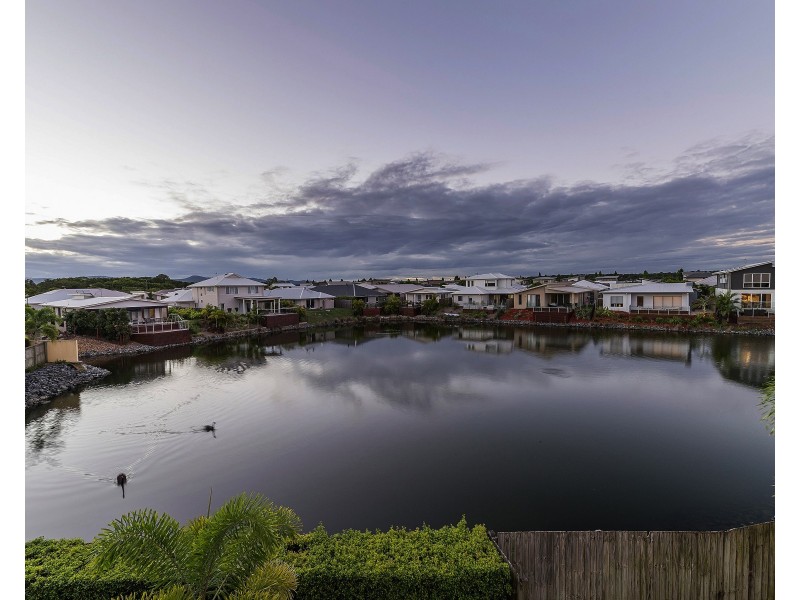 13/14 Pendraat Pde, Hope Island QLD 4212