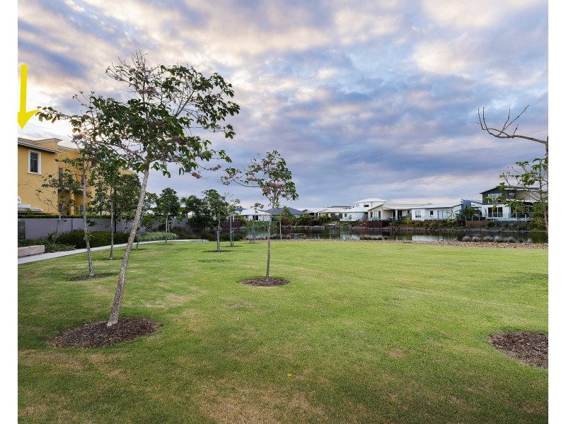 13/14 Pendraat Pde, Hope Island QLD 4212