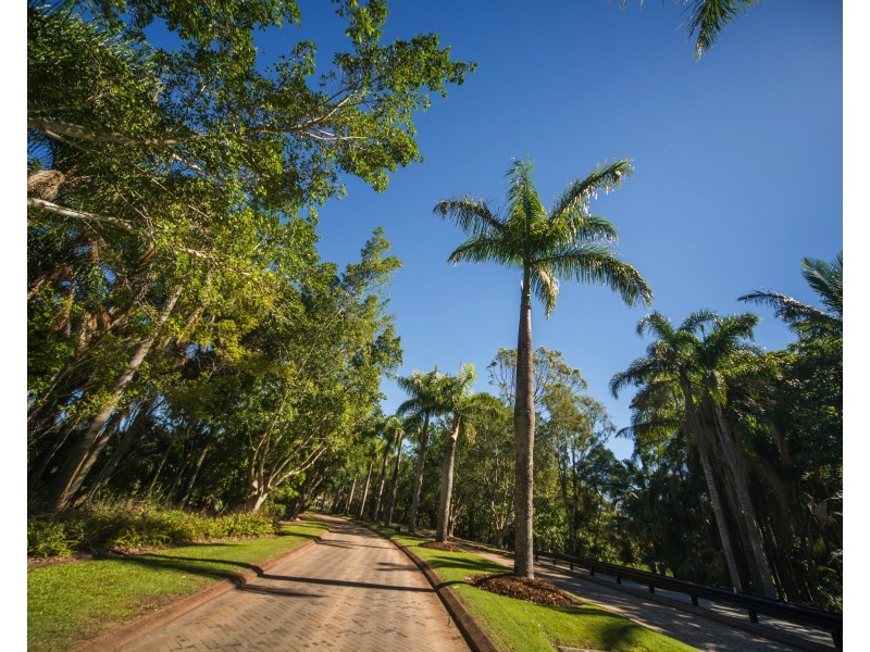 1894 Sunningdale Ct, Sanctuary Cove QLD 4212