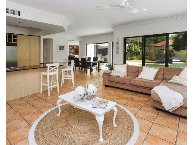 3160 Riverleigh Dr, Hope Island QLD 4212