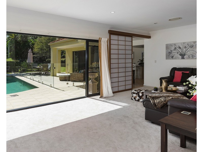 3160 Riverleigh Dr, Hope Island QLD 4212