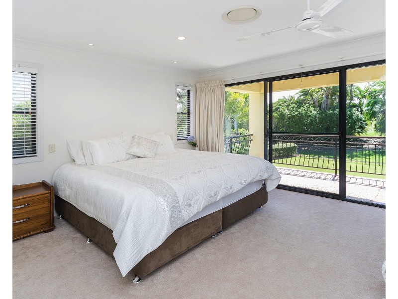 3160 Riverleigh Dr, Hope Island QLD 4212