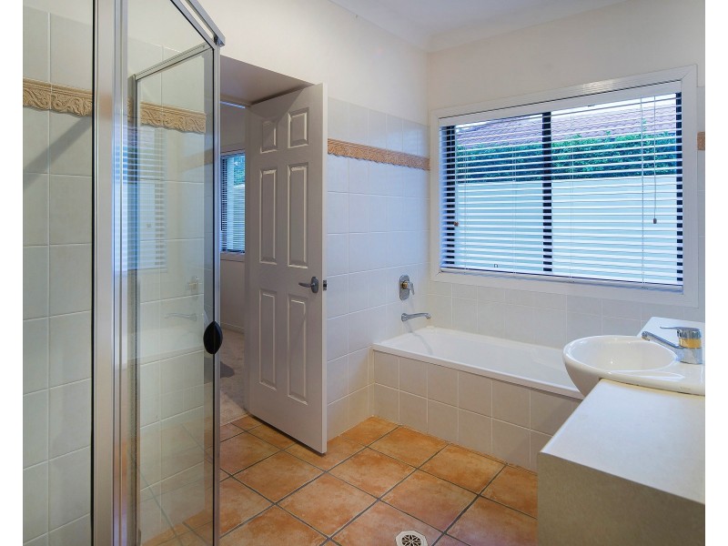 3160 Riverleigh Dr, Hope Island QLD 4212