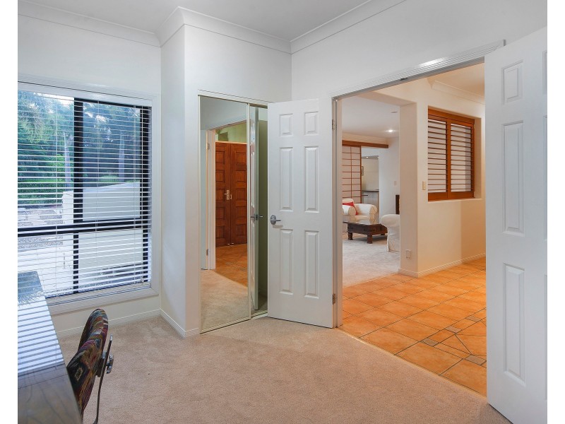 3160 Riverleigh Dr, Hope Island QLD 4212