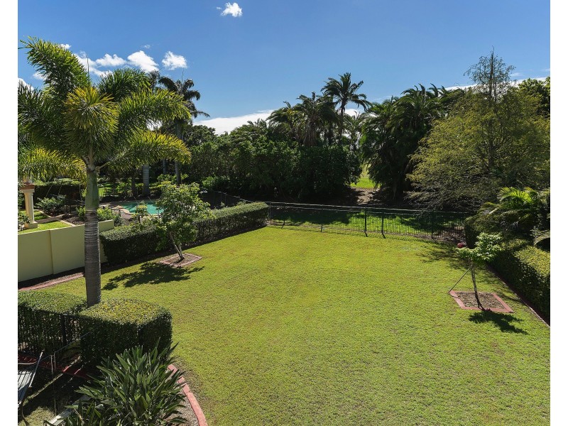 3160 Riverleigh Dr, Hope Island QLD 4212