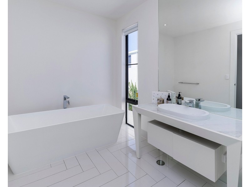 2325 Meliah Cl, Sanctuary Cove QLD 4212