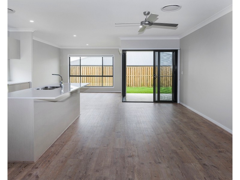 26 Lindeman Cct, Pimpama QLD 4209