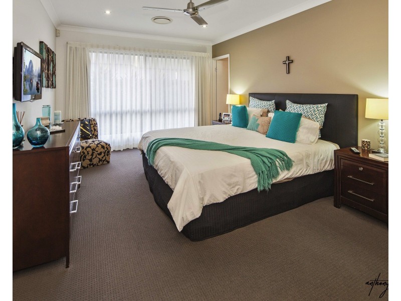 56 Picnic Creek Dr, Coomera QLD 4209