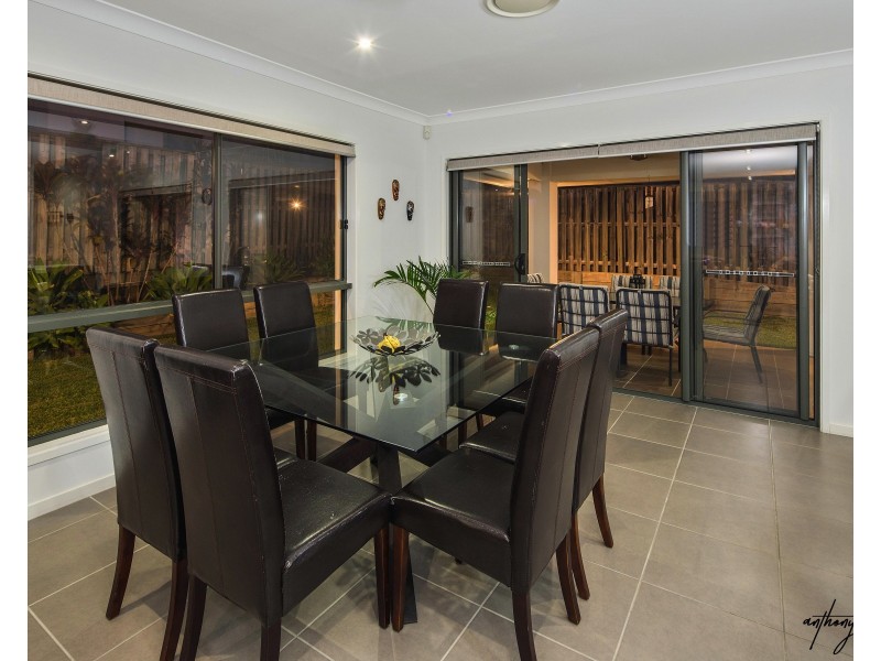 56 Picnic Creek Dr, Coomera QLD 4209