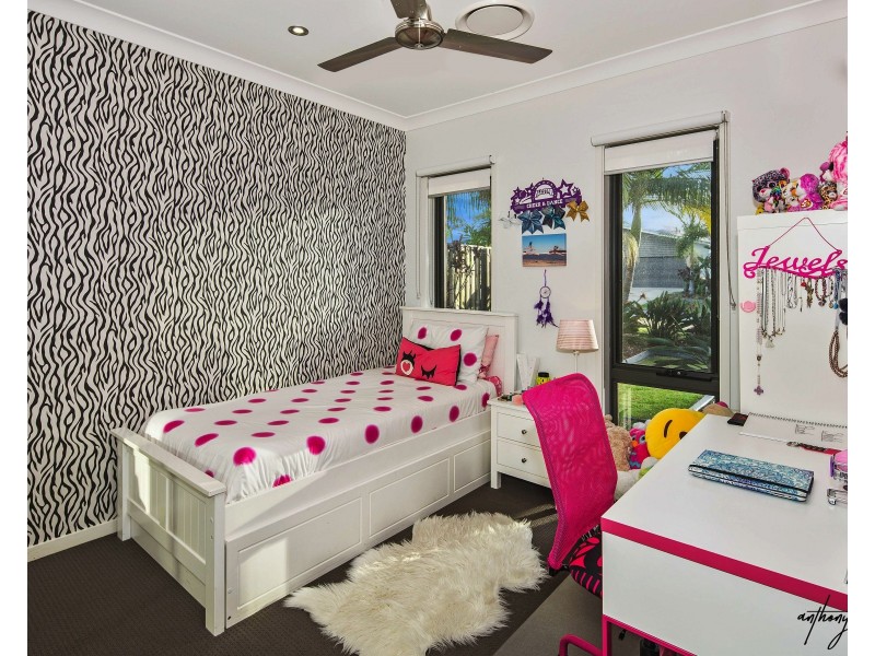 56 Picnic Creek Dr, Coomera QLD 4209